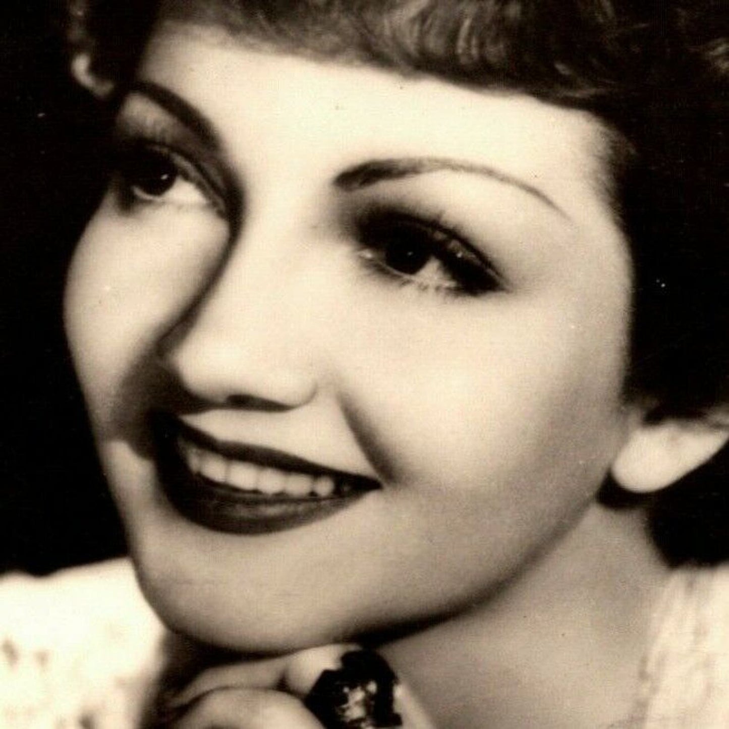Claudette Colbert B&W RPPC Postcard - Ken Prag Collection - VGC