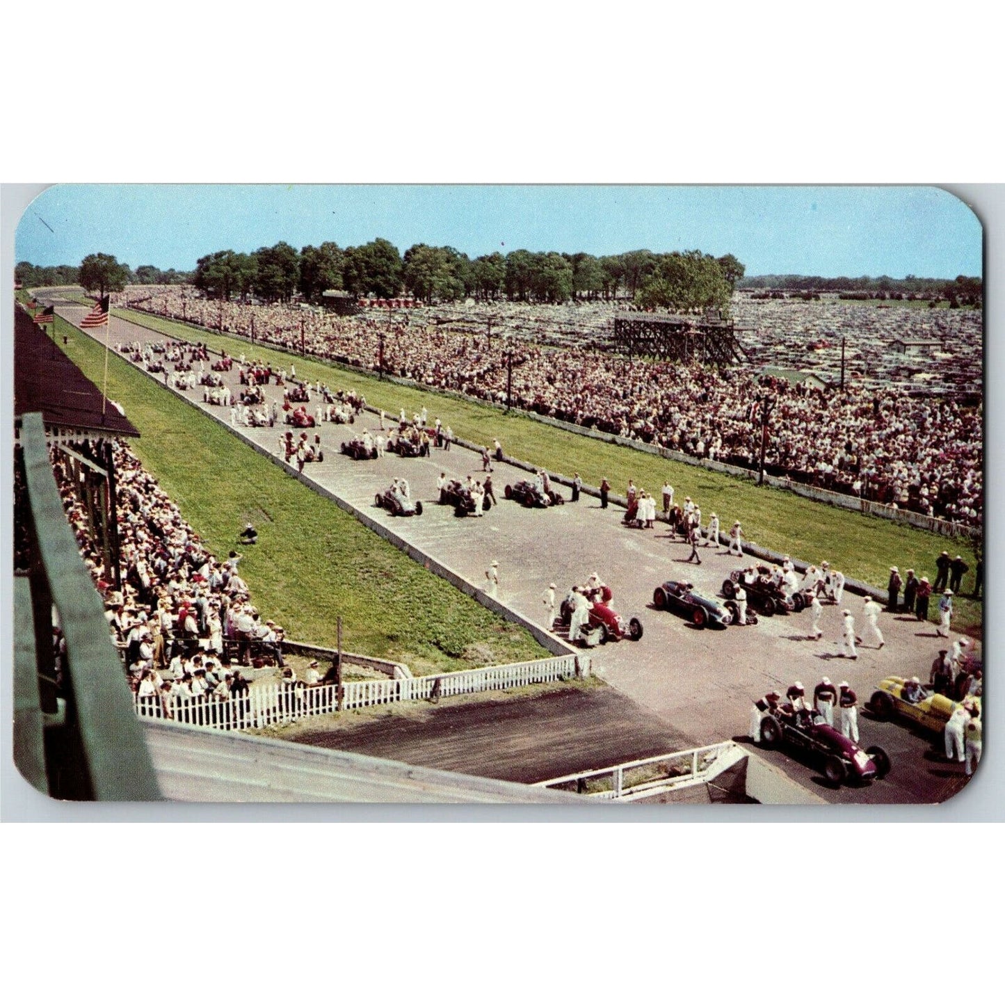 Indy 500 Postcard 1950 "Cars in Starting Position" Unposted VGC Rounded Edges