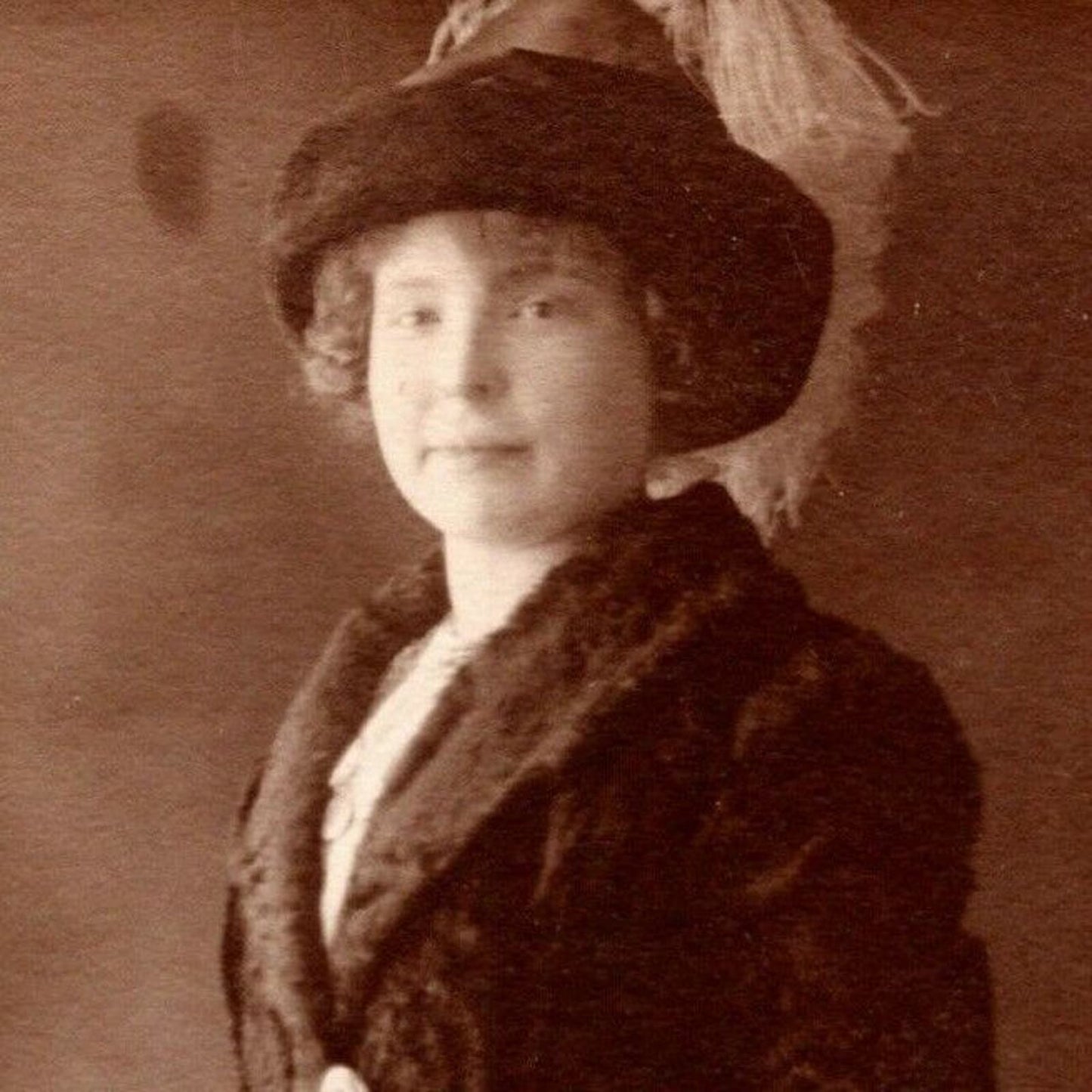 c1910 Vintage Russian RPPC* Theatre / Stage / Screen Actress Postcard (4414)