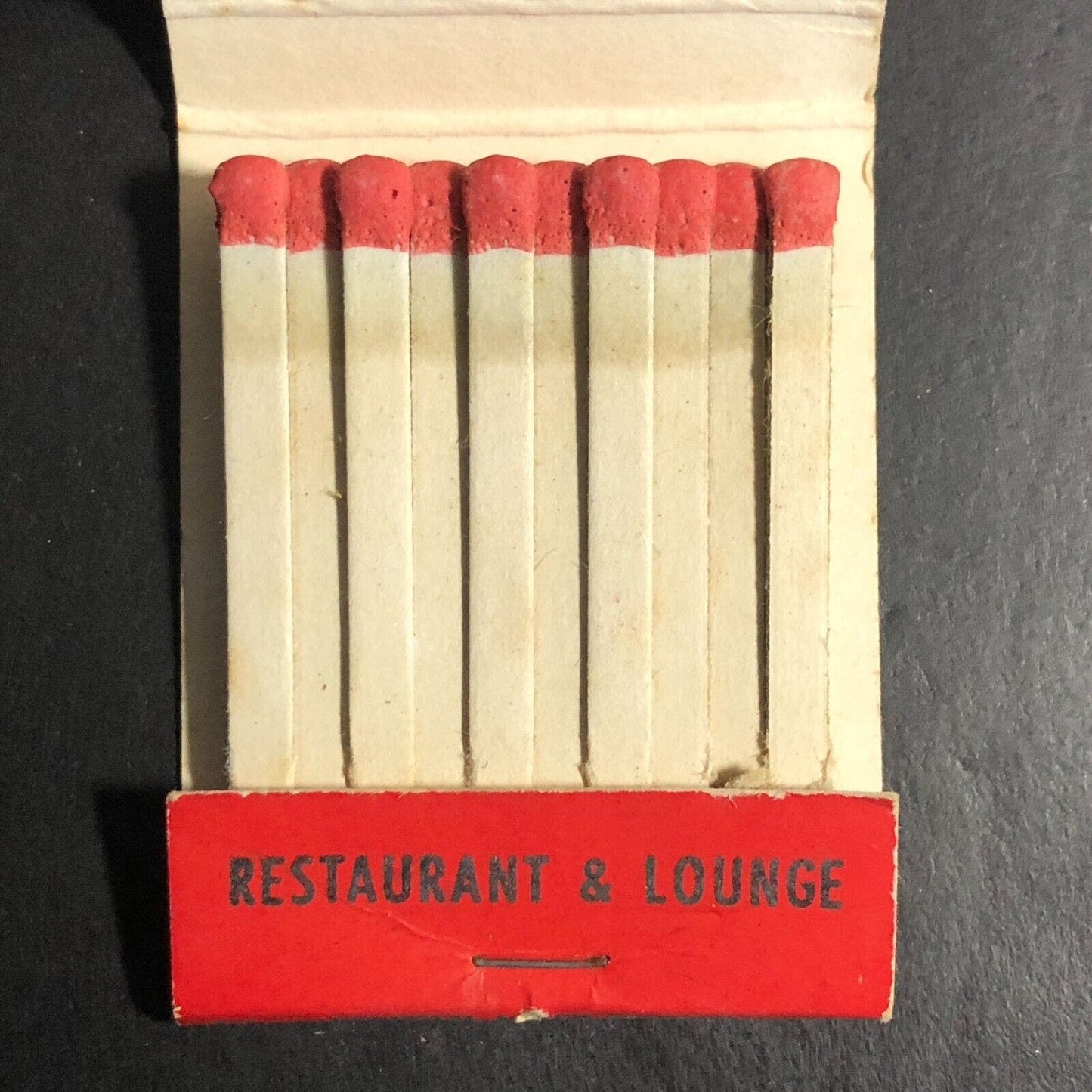 Kings Inn / Peasants Pub Oak Lawn, IL Near Full (-1) Matchbook c1968-73