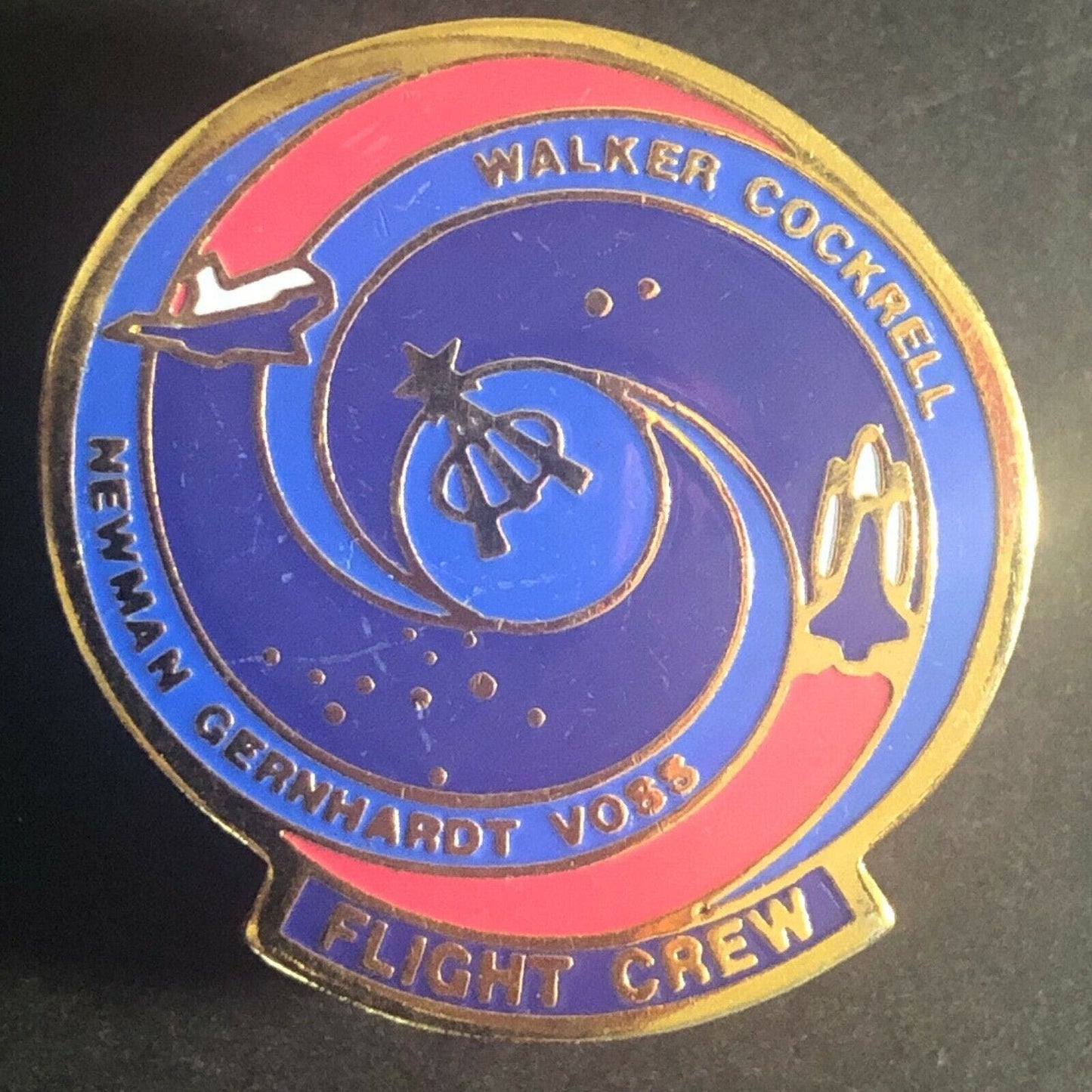 Scarce Official NASA Shuttle Flight Crew Mission Lapel Pin - STS 69 Endeavour