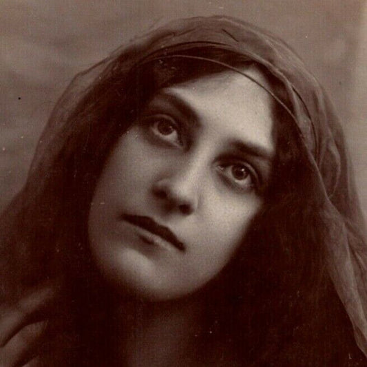 c1911 Vintage Russian Theatre / Stage / Film Actress Postcard (4237)
