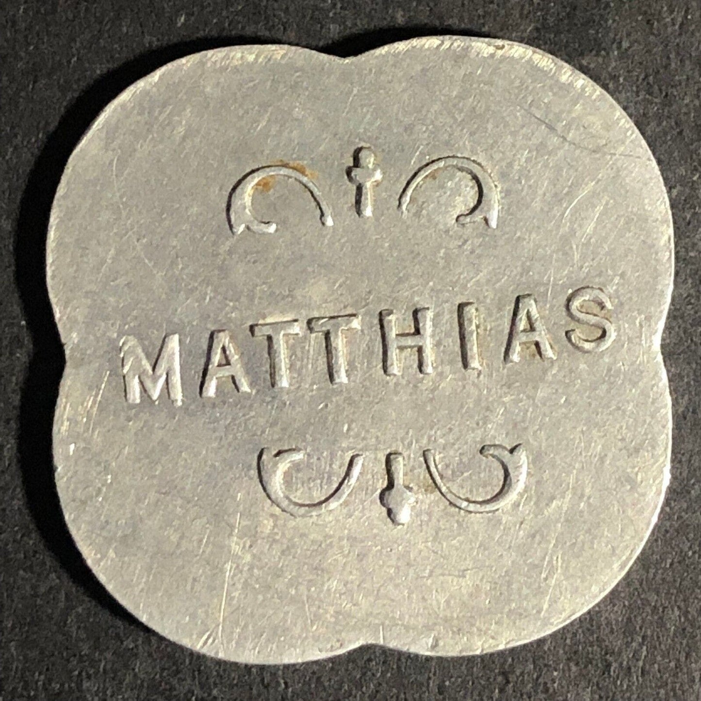 Matthias "5" Alum Scalloped Token 25.25mm Scarce Unknown