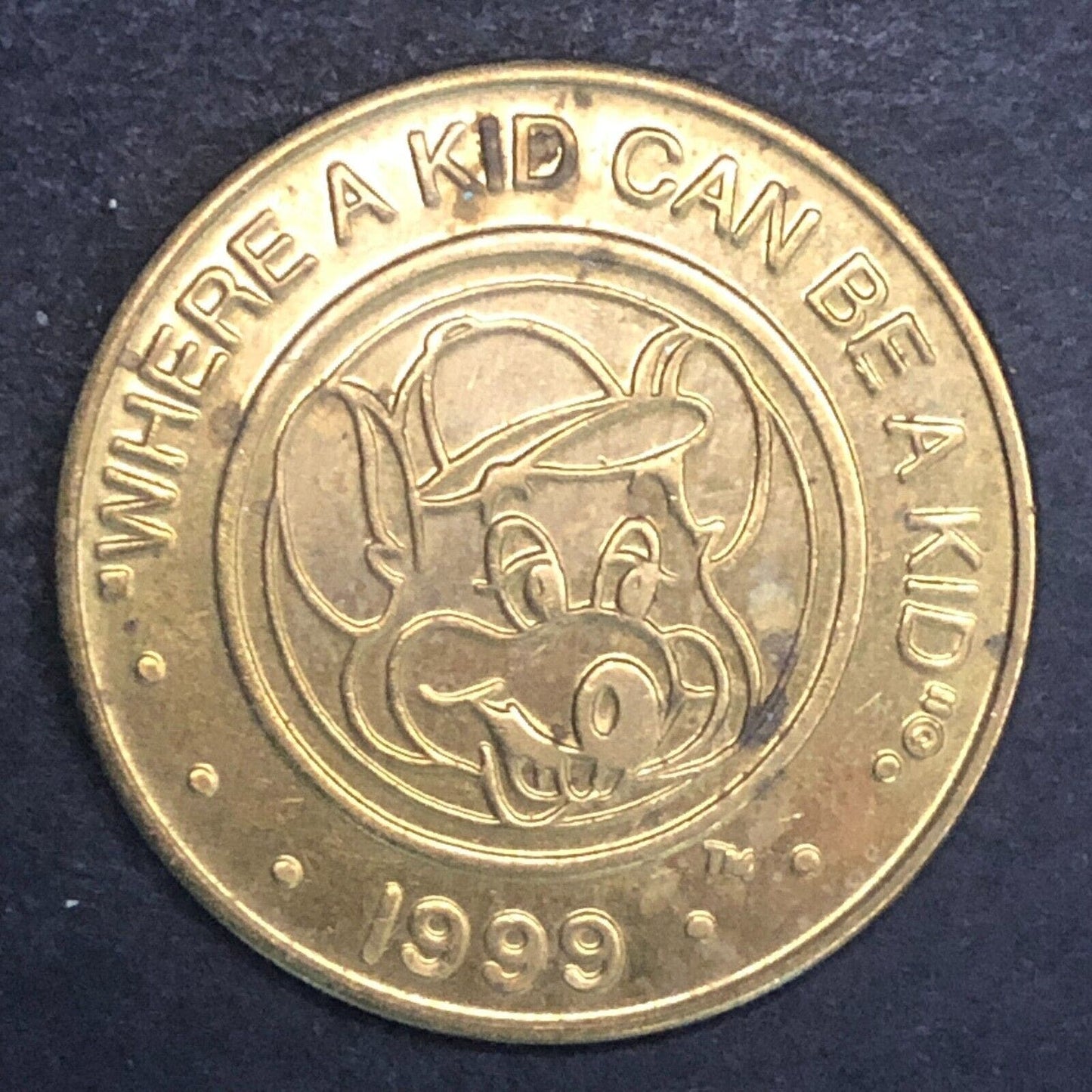 Chuck E. Cheese Brass 25c Arcade Token 1999 - 25mm