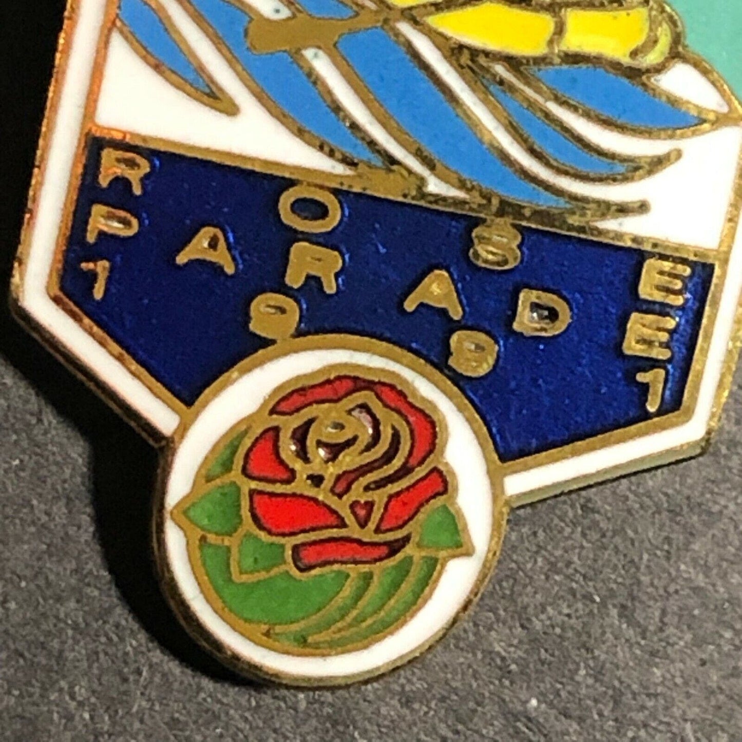 1991 ARCO Rose Parade Enameled Lapel Pin - White / Rapid Water Rafting
