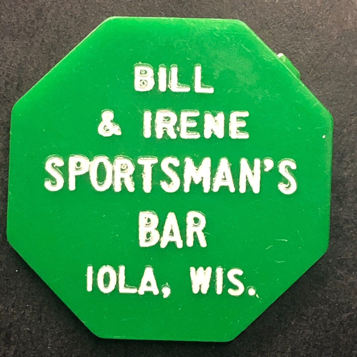 Iola, WI "Bill & Irene Sportsman's Bar" Plastic G/F 15¢ Token / c1960's-70's