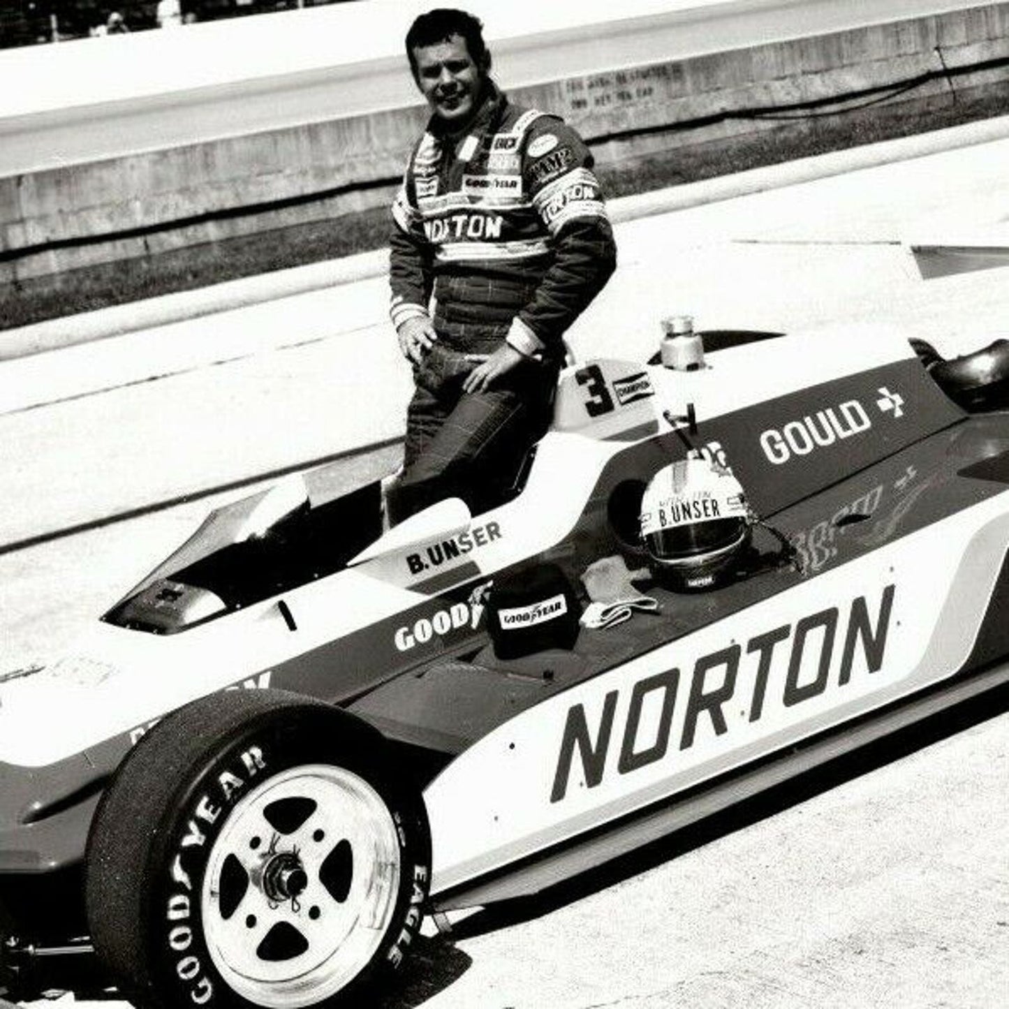 Bobby Unser Indy 500 Winner 1981 8 x 10 Glossy B&W Photograph VGC