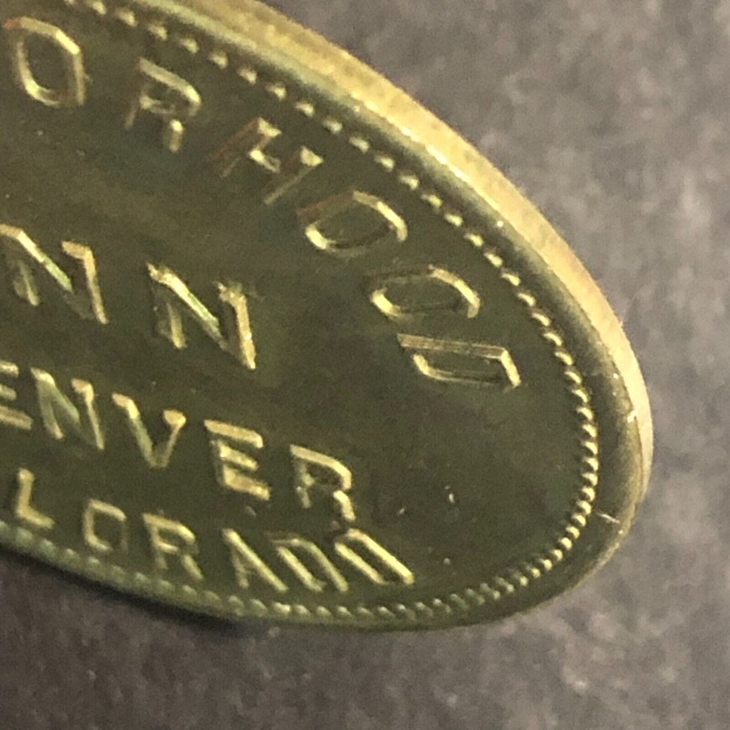 Neighborhood Inn Denver Colorado G/F $1 Brass Trade Token c1947 35mm Scarce