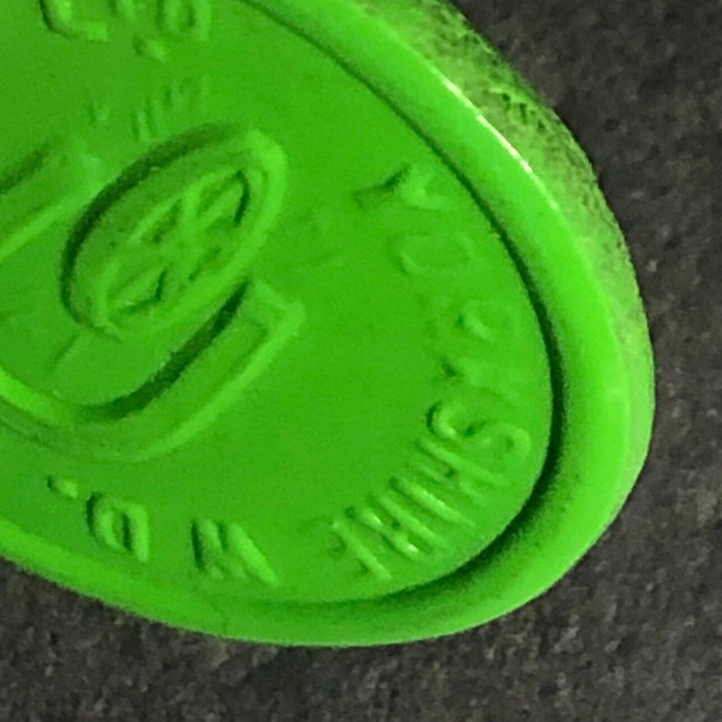 Yorkshire W.D. Transport England Plastic Token Green 2D 22mm c50's-60's