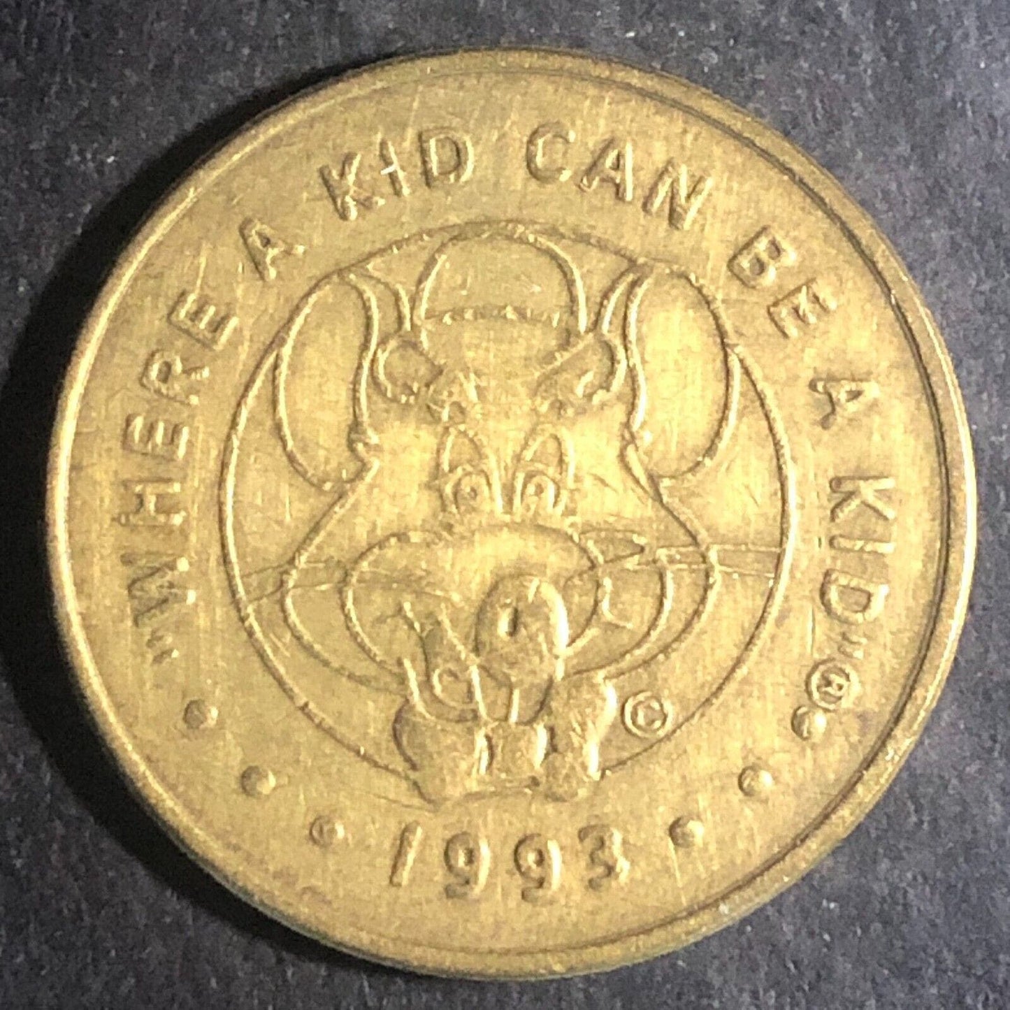 Chuck E. Cheese Token 1993 "Where a Kid Can Be a Kid" (Disneyworld ?*) 25mm