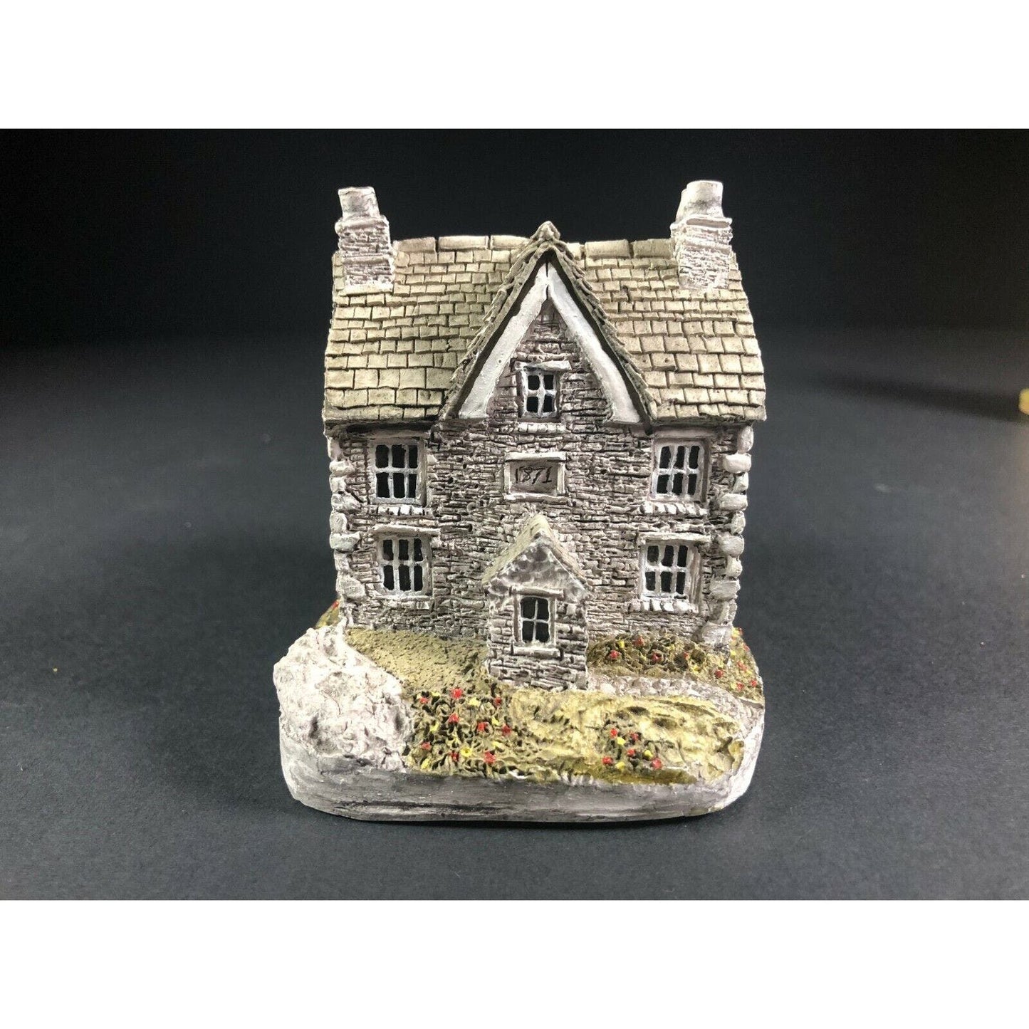Lilliput Lane Lakeside House Miniature