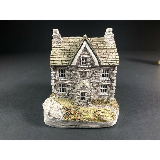 Lilliput Lane Lakeside House Miniature