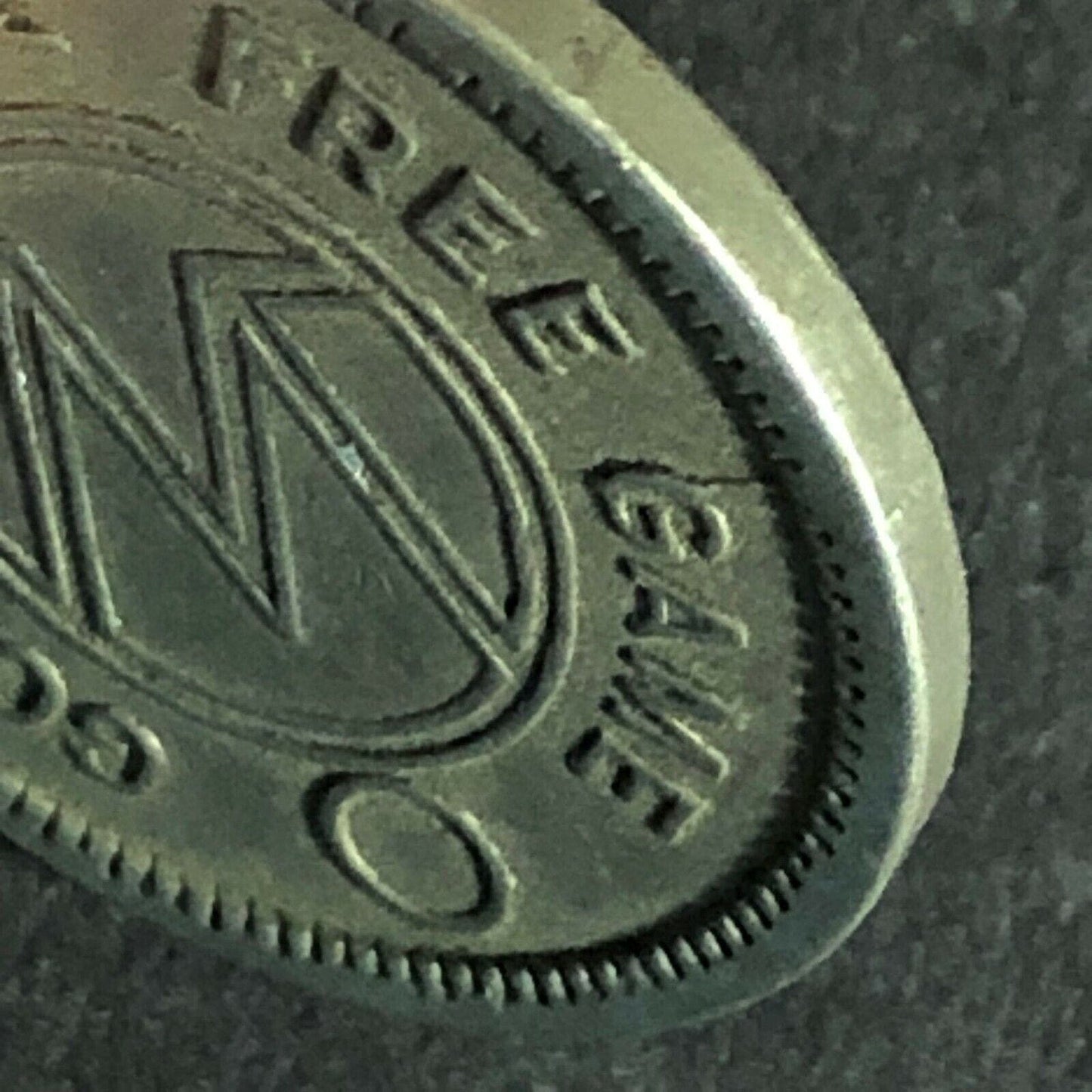 G/F One Free Game "W" (W.E. & S Co.) Arcade Game Token 22.14mm c1980's-90's