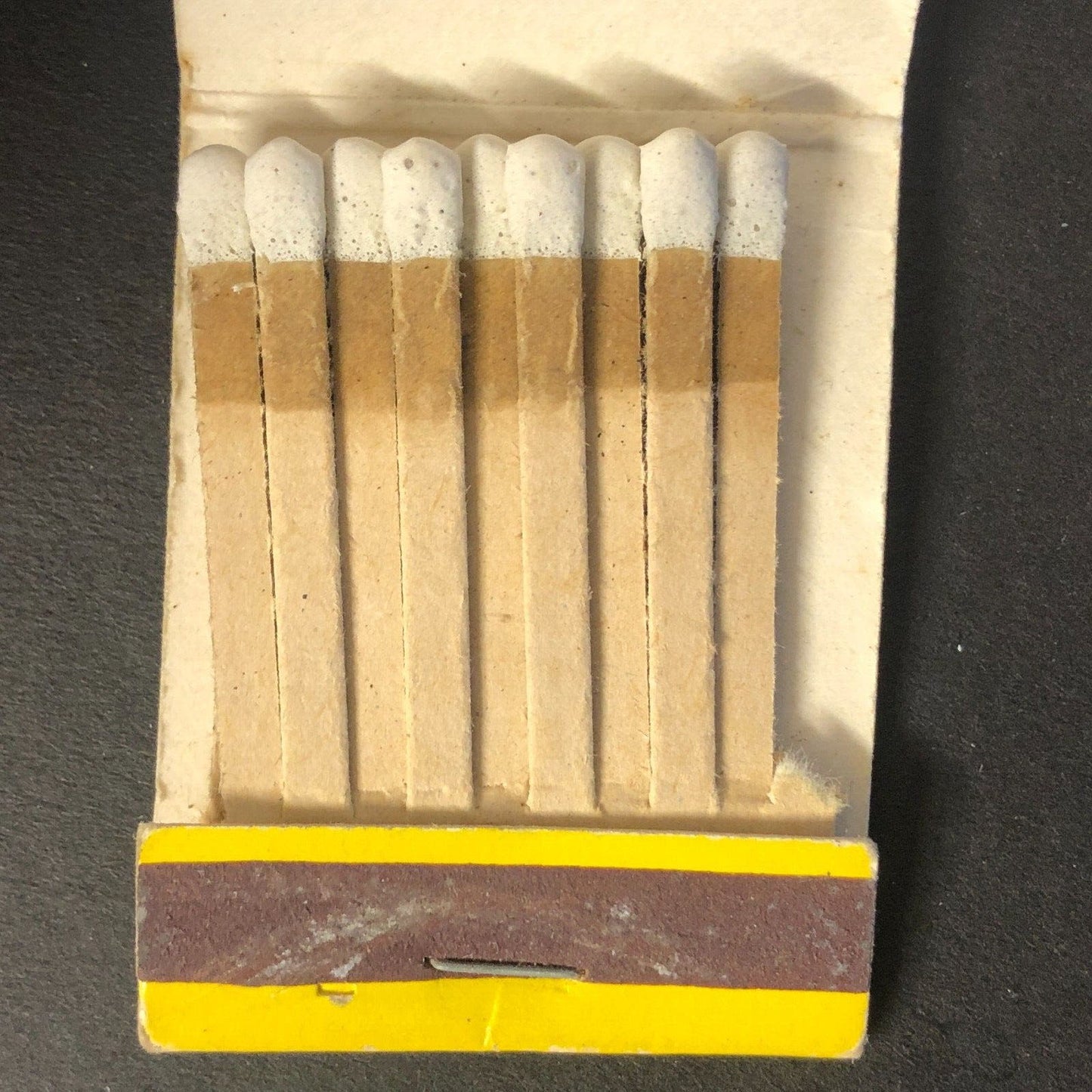 John Yancey Motor Motel / London Inn Near Full (-2) Matchbook c1960's-73