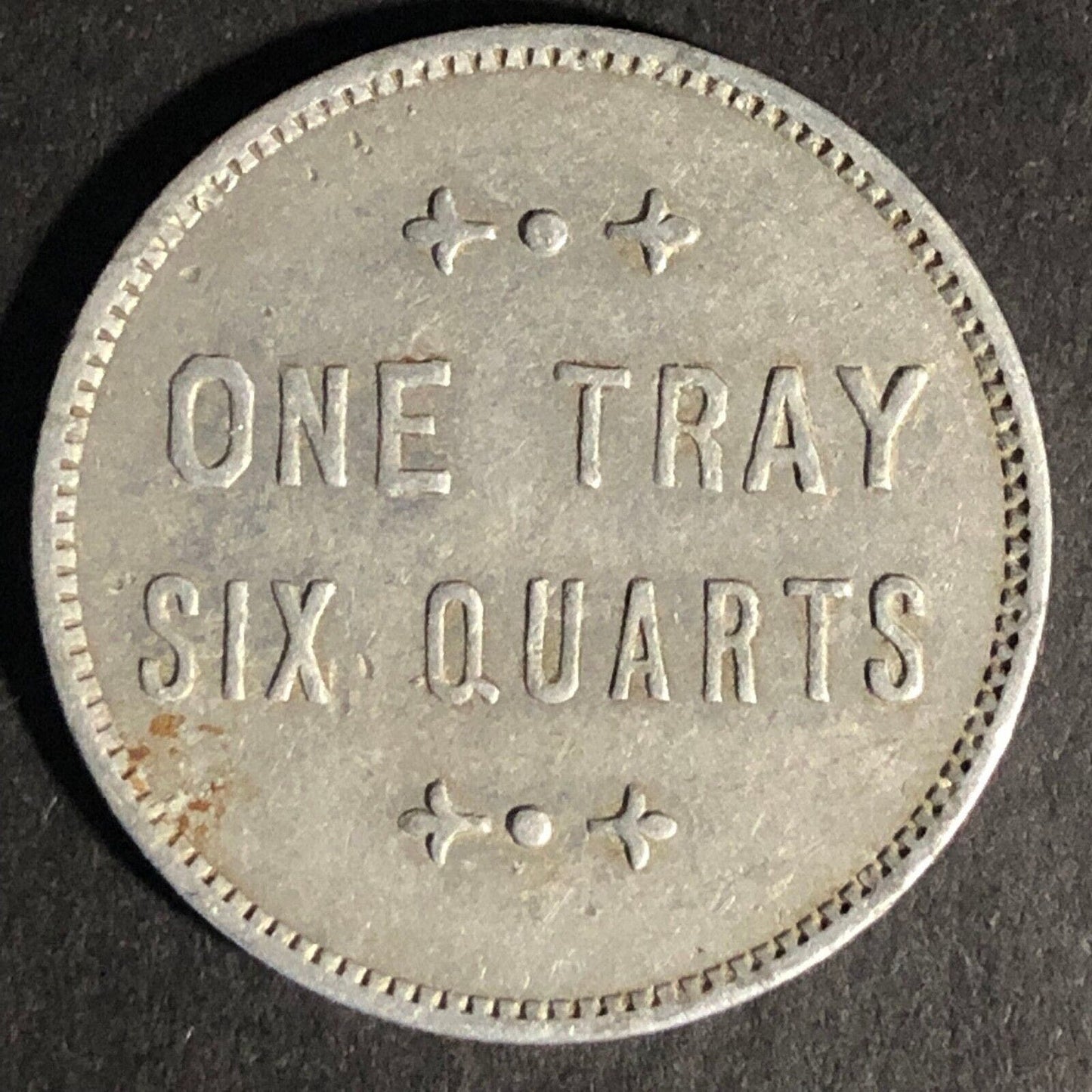 Duenweg State Bank, MO One Tray Six Quarts Strawberries? Alum Token 28.5mm