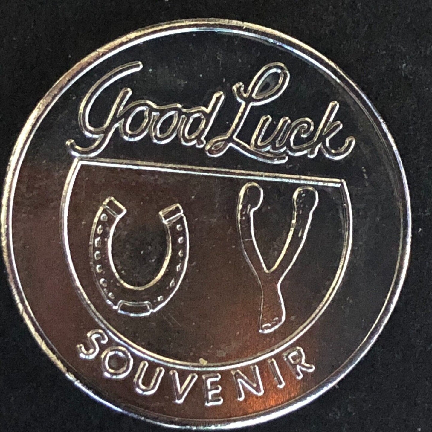 London Wax Museum St. Petersburg Beach, FL Good Luck Souvenir WM Token 28mm VGC