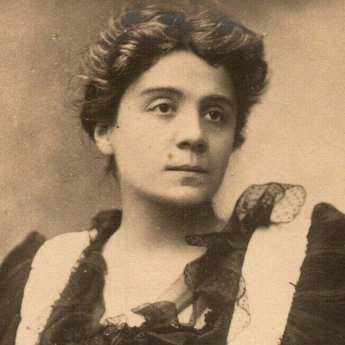 c1910 Vintage Russian RPPC* Theatre / Stage / Screen Actress Postcard (4400)