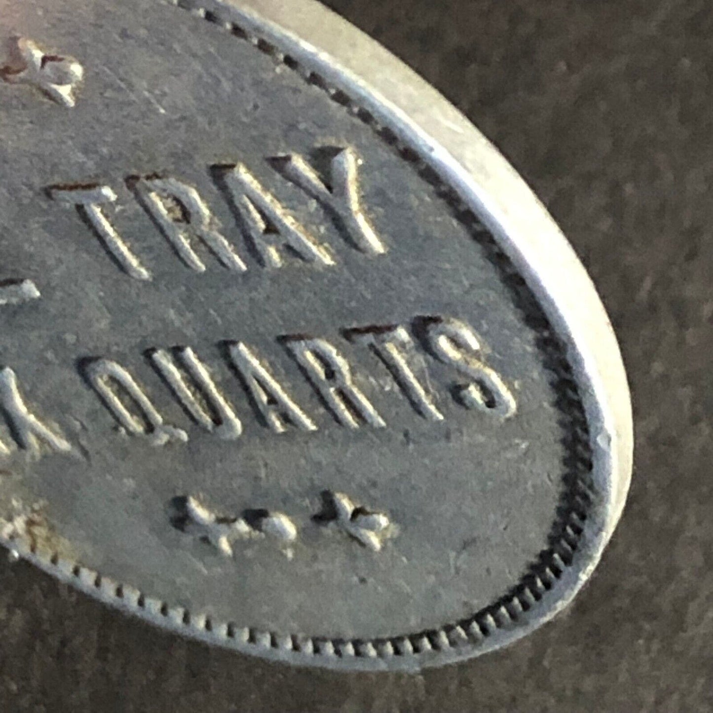 Duenweg State Bank, MO One Tray Six Quarts Strawberries? Alum Token 28.5mm