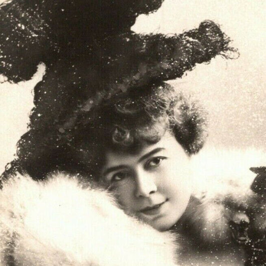 c1905 Vintage Russian RPPC* Theatre / Stage / Screen Actress Postcard (4406)