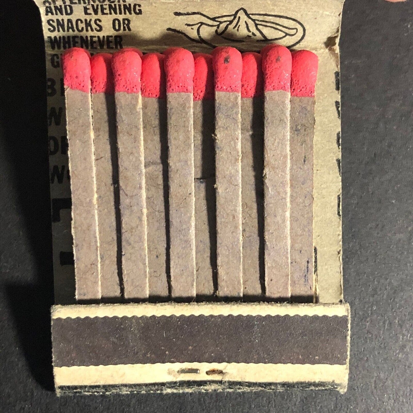 Diamond Disposable Dinner Plates Matchbook c1940's-50's 20-Strike VGC