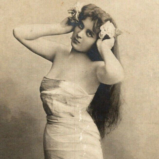 c1909 Vintage Russian RPPC* Theatre / Stage / Screen Actress Postcard (4438)