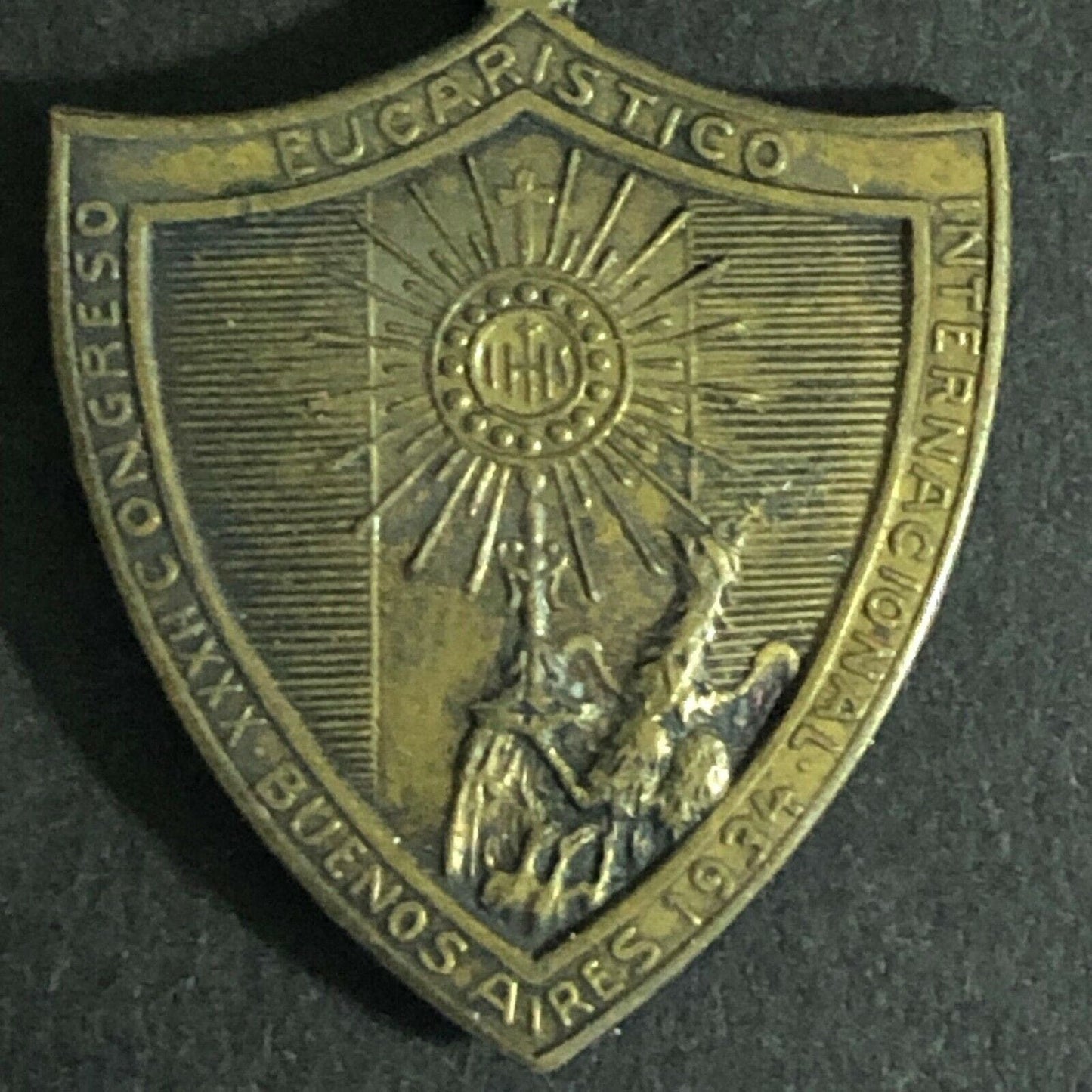 1934 XXXII Congreso Bucaristico Internacional Buenos Aires Shield Pendant