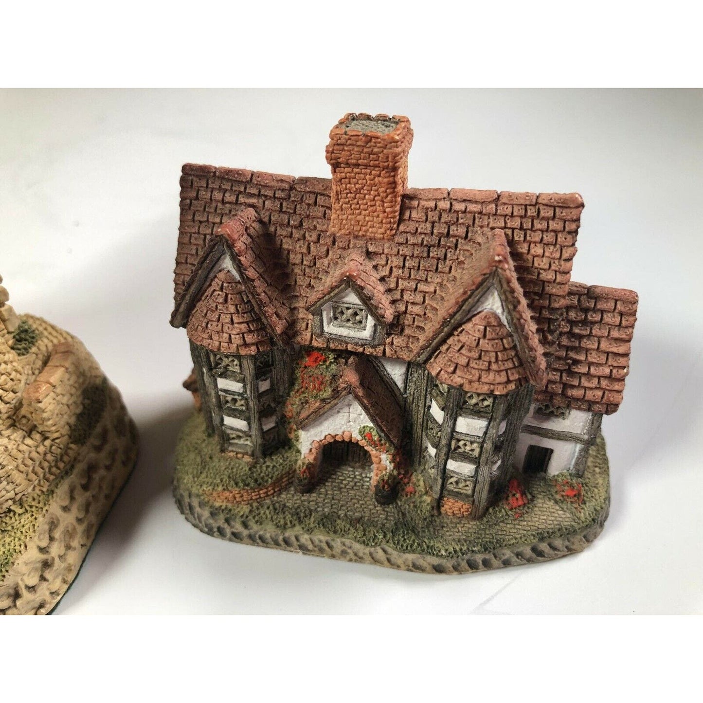 Group Of 4 David Winter Squires Hall The Bothy Meadow Bank Cottages Miniatures