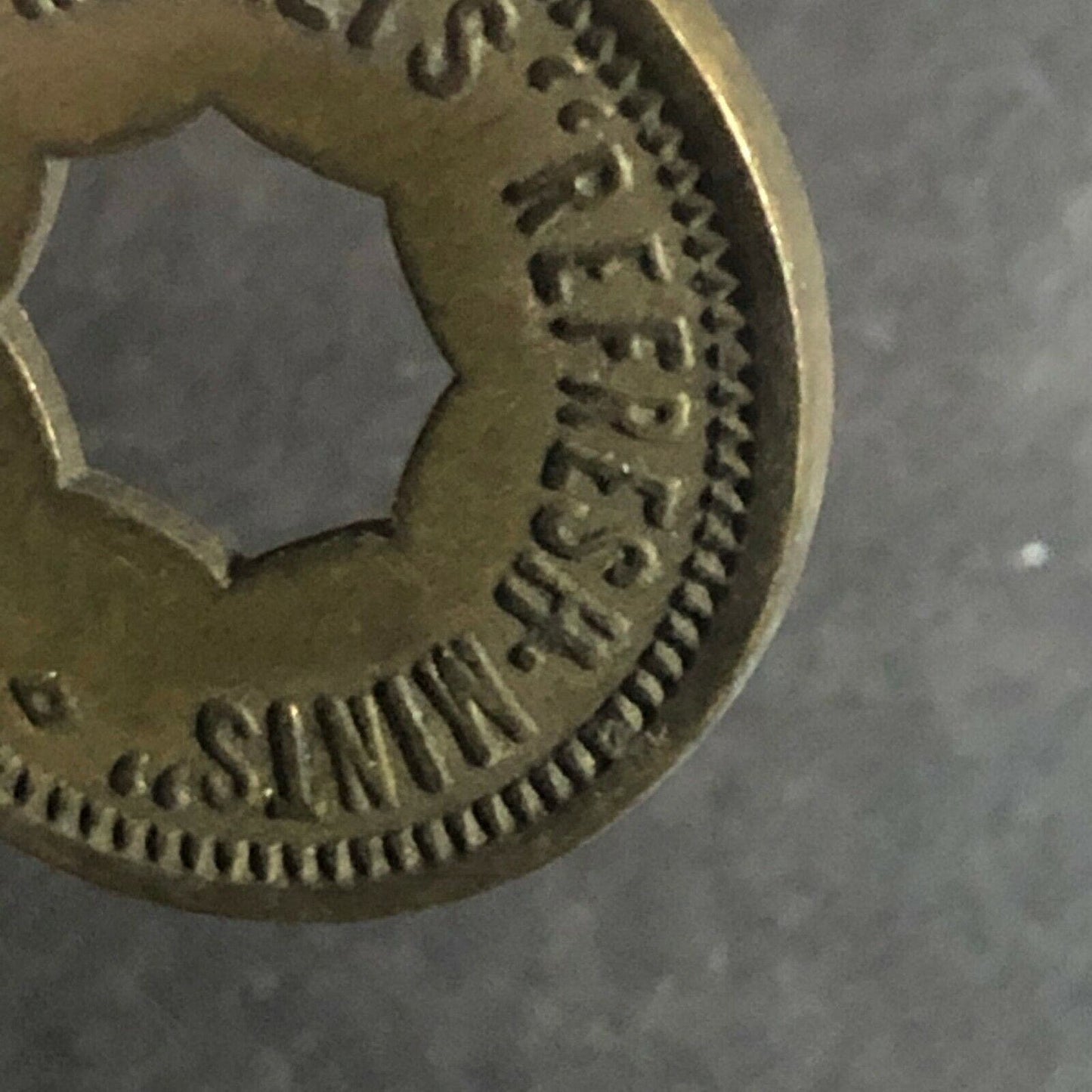 Vintage 21mm Brass "Advertising Keeney's Refresh Mints" - G/F Donut Token