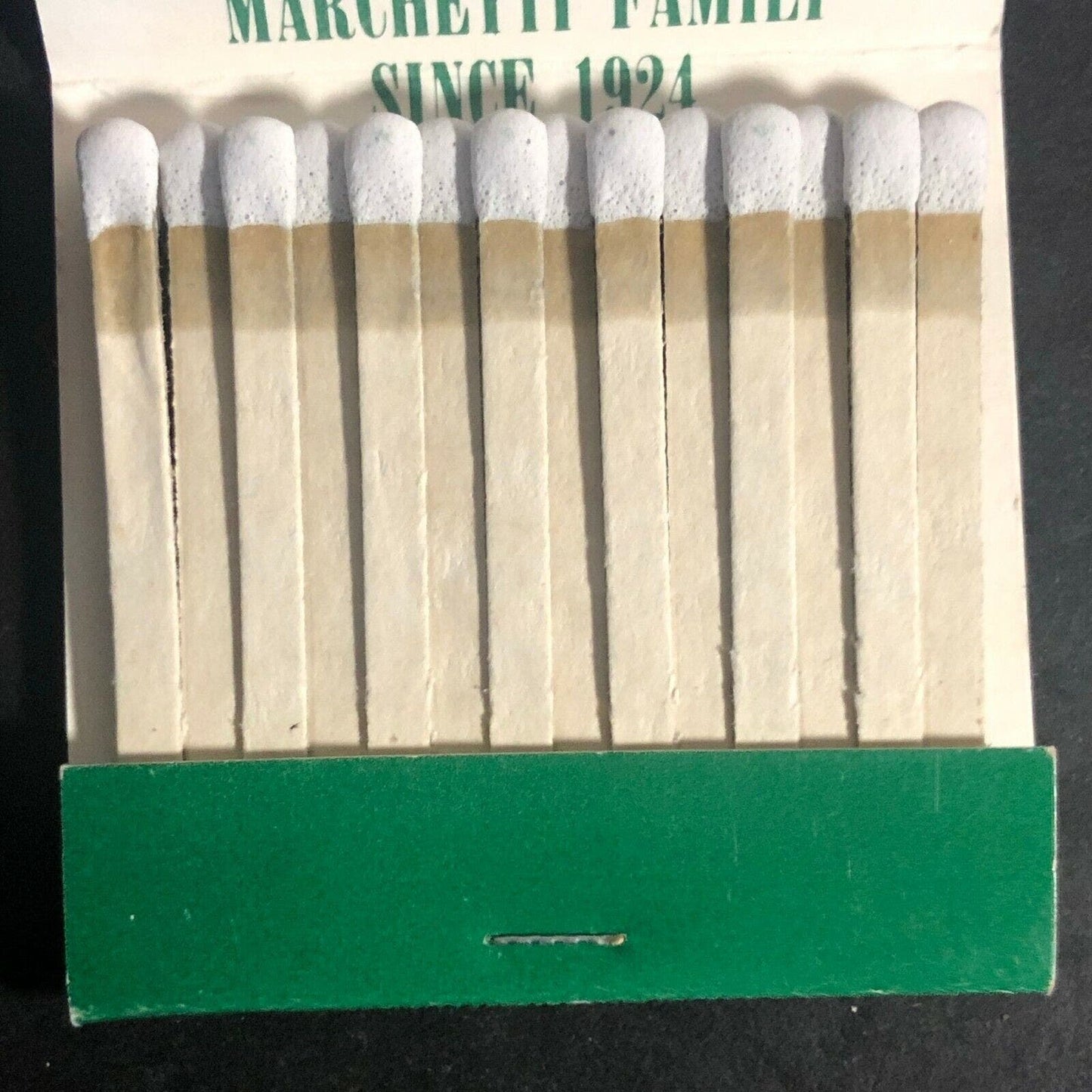 Vintage c1970's Full Matchbook - Como Inn - Chicago w/ Parrot