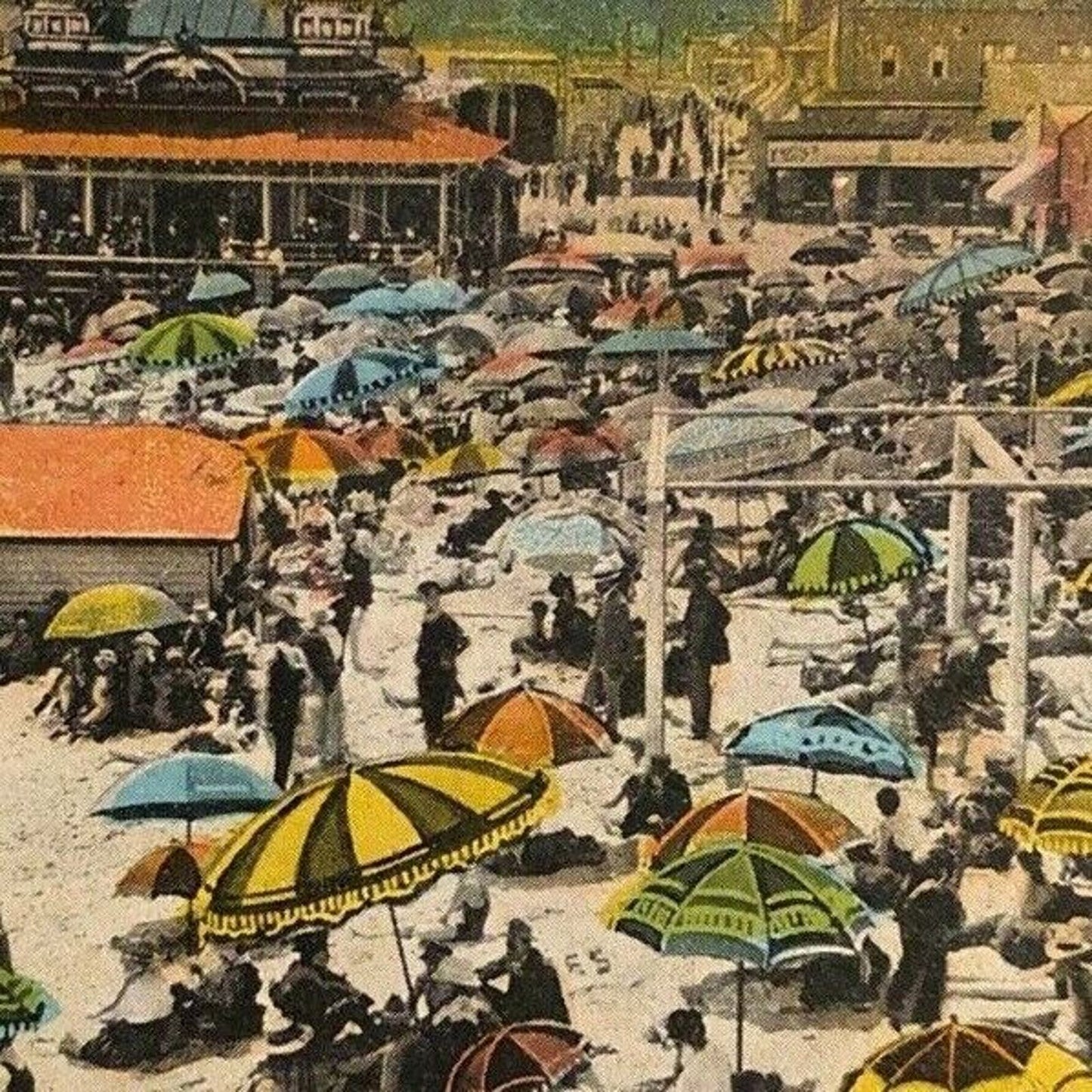 Vintage Postcard - An Everyday Crowd at the Beach, Long Beach, California