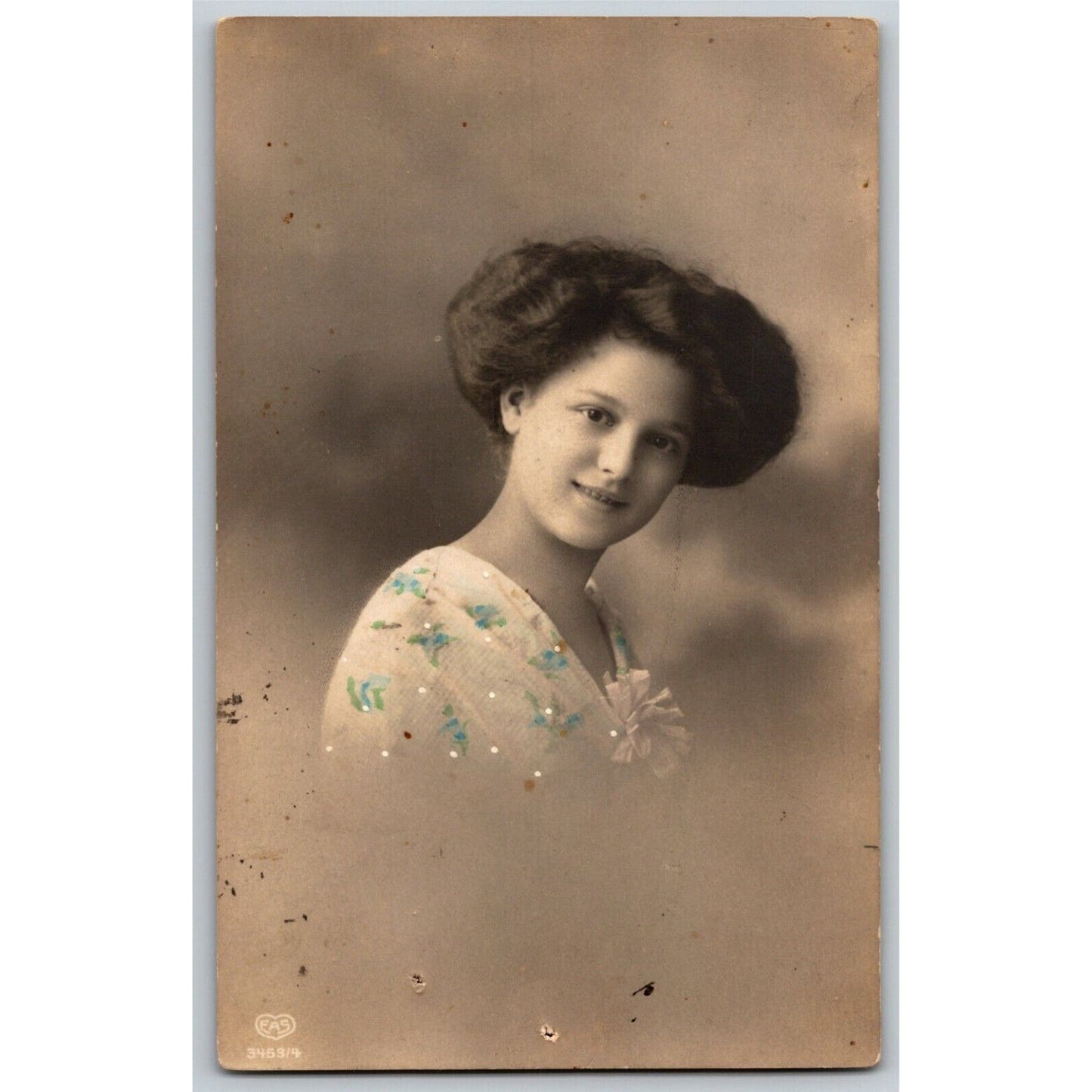c1911 Vintage Russian RPPC* Stage / Screen Actress Postcard (4470)