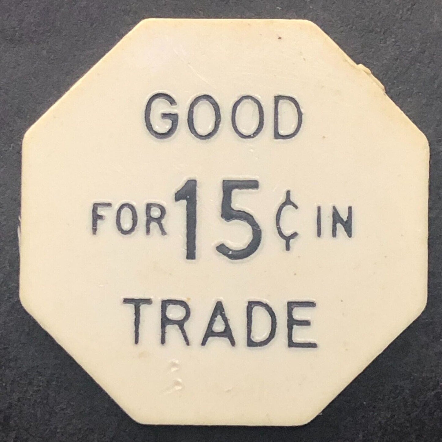 Iola, WI "Sportsman's Bar" Plastic G/F 15¢ In Trade Token 28mm c1960's-70's