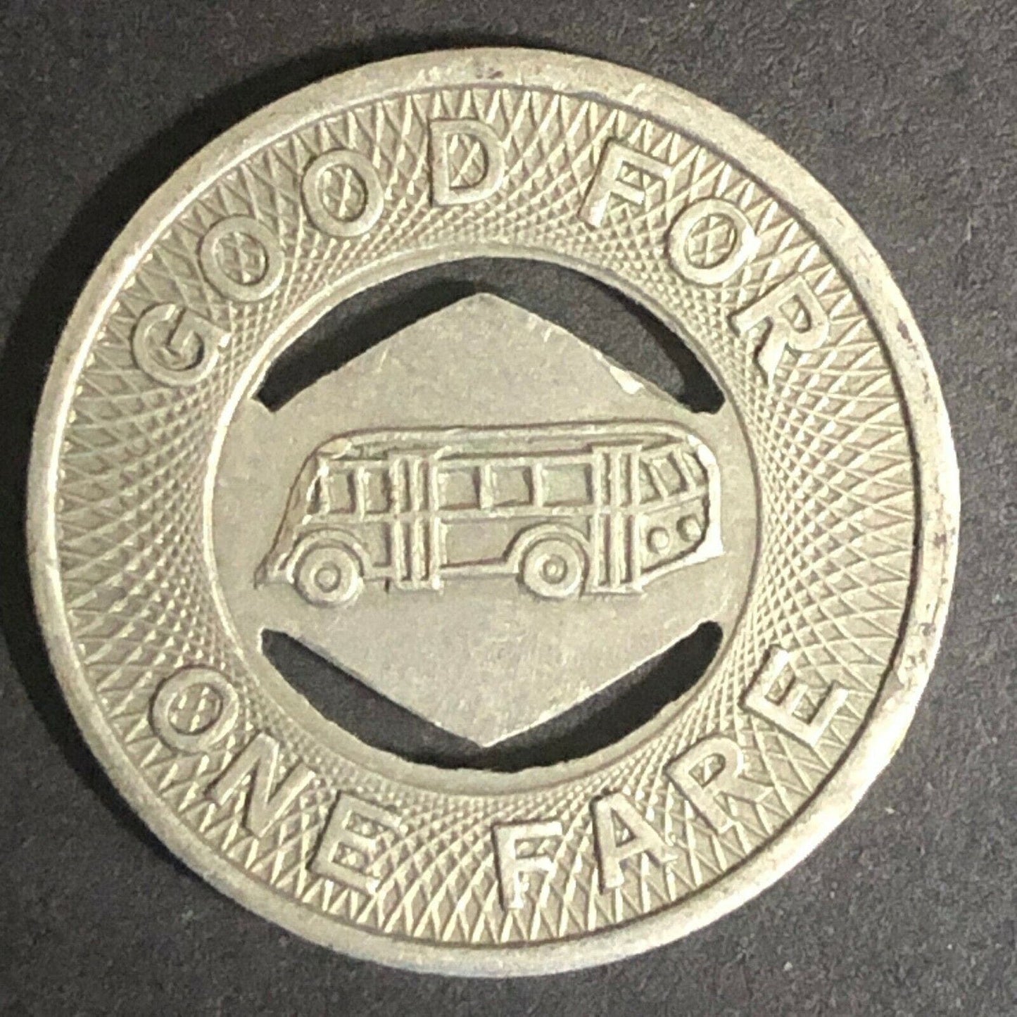 c1940's 21mm Denney & Hines Bus Company G/F One Fare Token Muncie Indiana (1513)