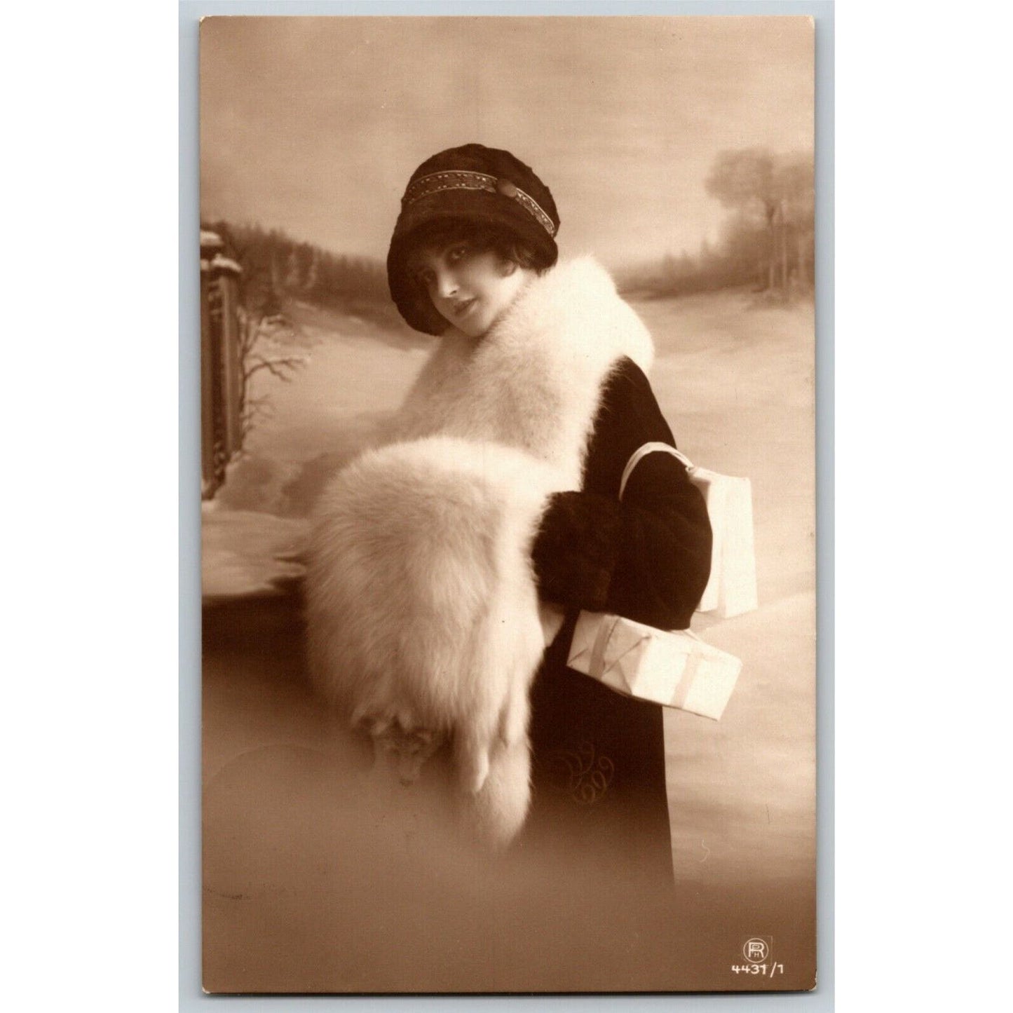 c1910 Vintage Russian RPPC* Theatre / Stage / Screen Actress Postcard (4397)