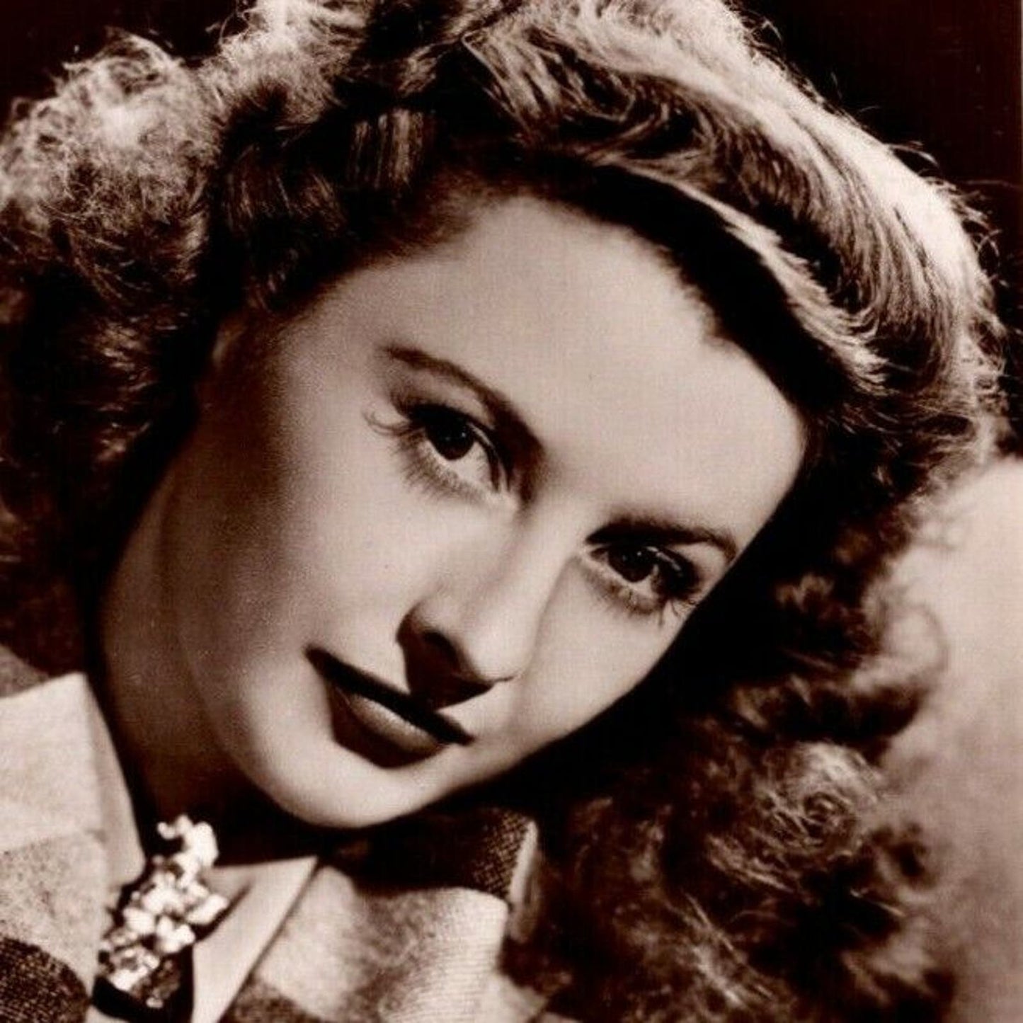 Barbara Stanwyck Paramount Glossy Postcard-like Card - Ken Prag Coll. - VGC
