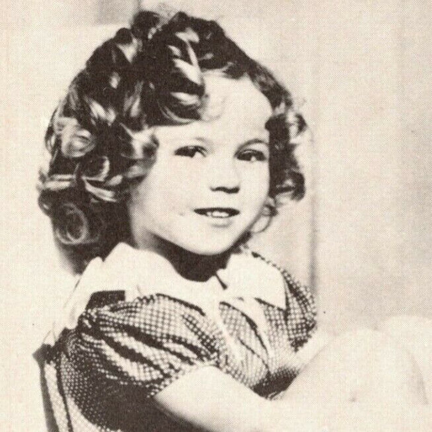 Vintage Shirley Temple Arcade Card - In Chair - VGC