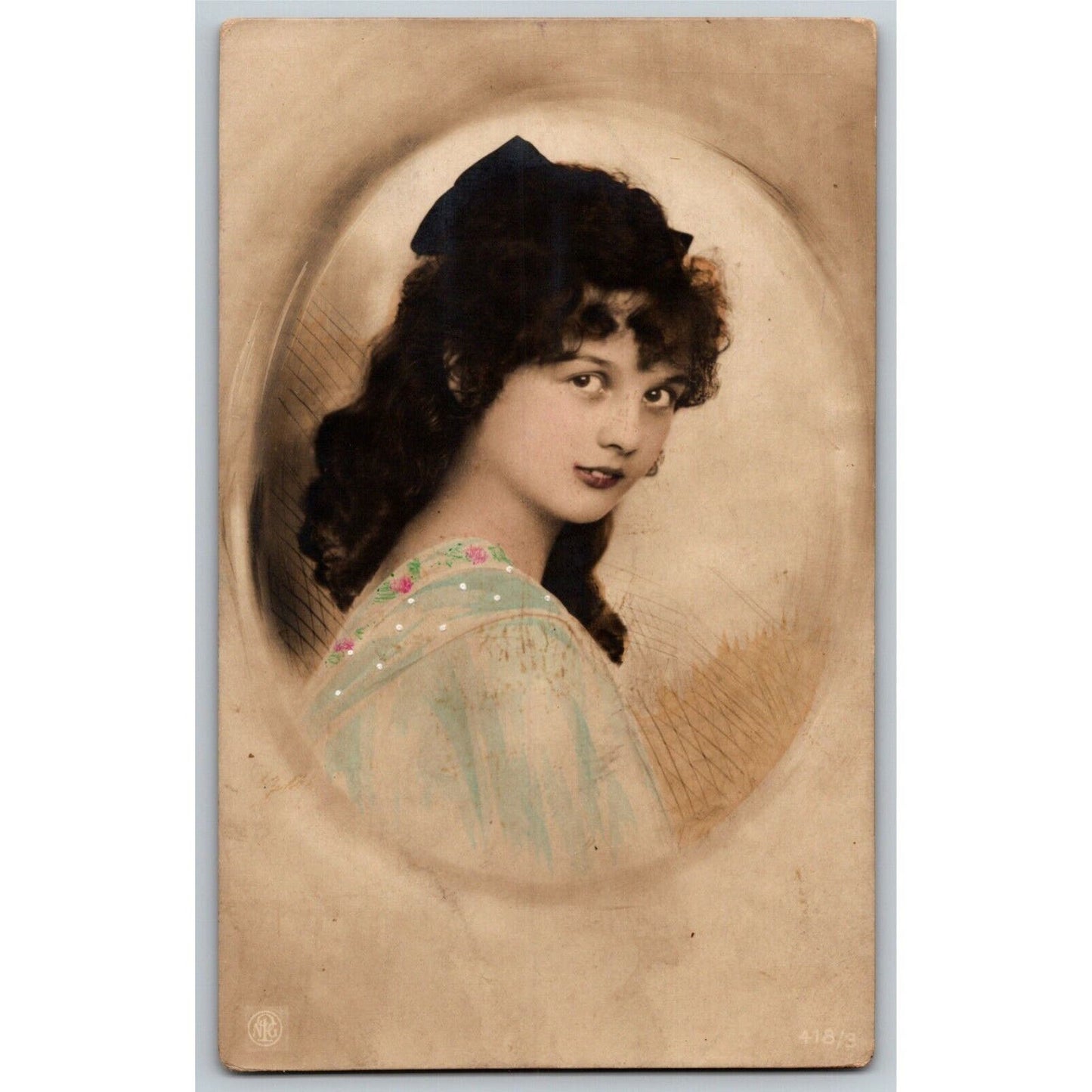 c1910 Vintage Russian Art Theatre / Stage / Screen Actress Postcard (4285)