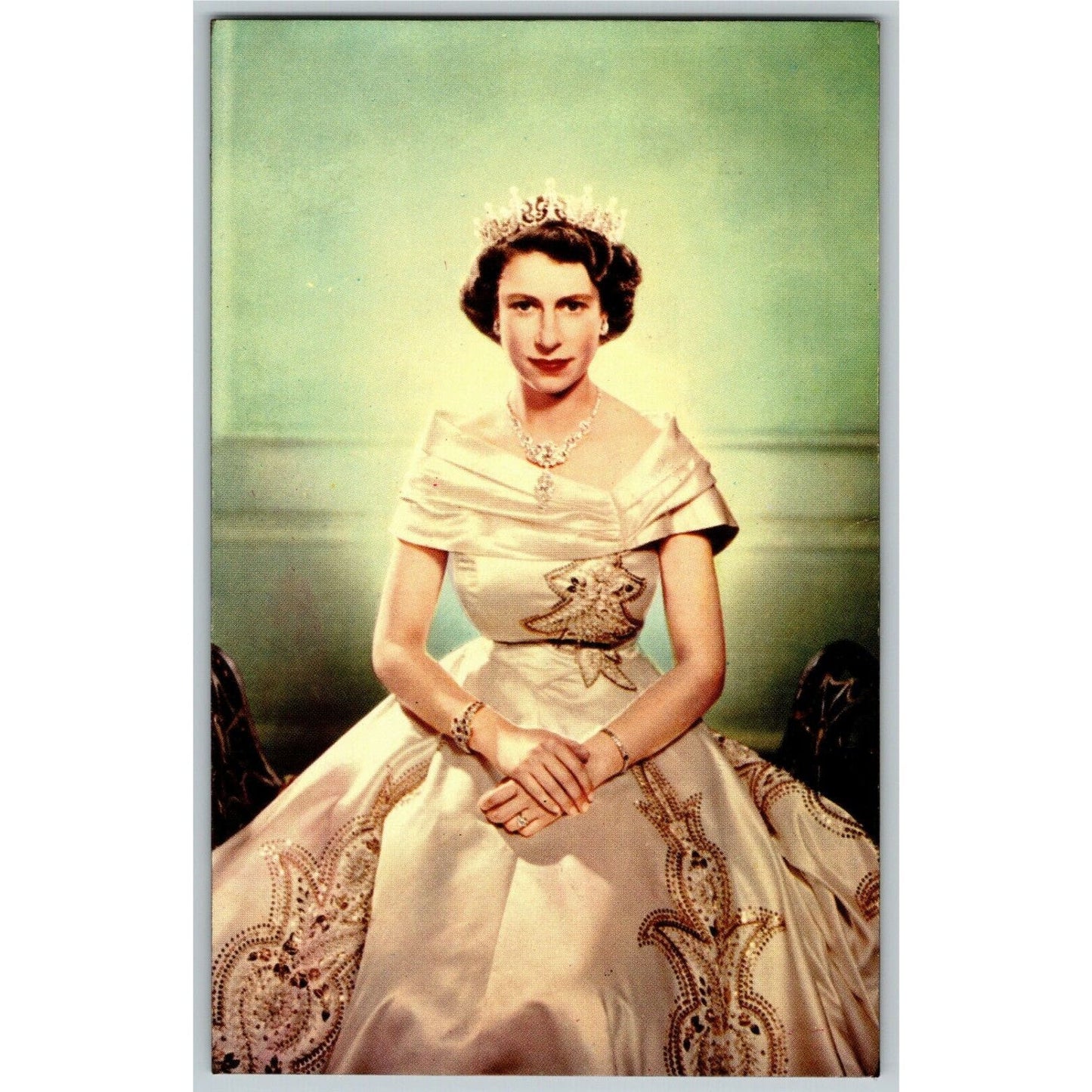 Queen Elizabeth II - Sitting Portrait w/ Tierra - Postcard Unposted