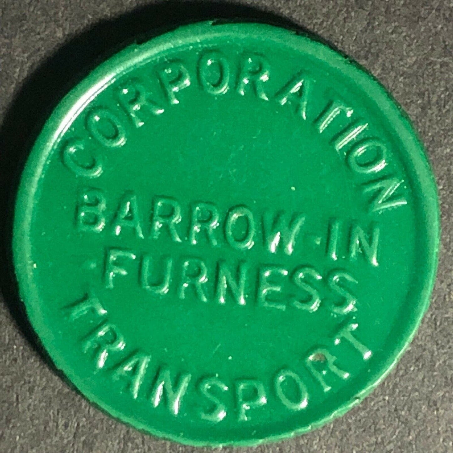 Barrow-In-Furness Postman England Plastic Token Green 1 1/2D 22mm c50's-60's