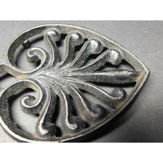 Antique Vintage Small Footed Cast Iron Sad Iron Trivet For Toy Size Iron SPADE