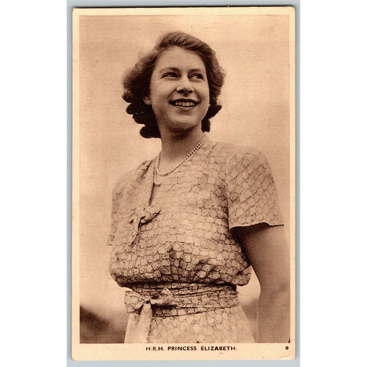 Her Royal Highness Princess Elizabeth - Smile Pose - PPC Postcard Unposted