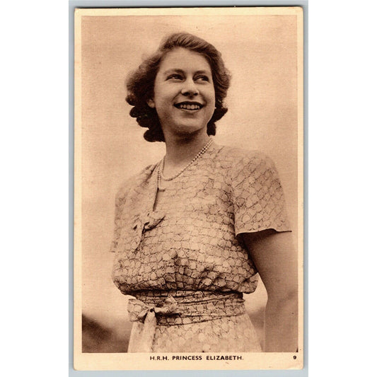 Her Royal Highness Princess Elizabeth - Smile Pose - PPC Postcard Unposted