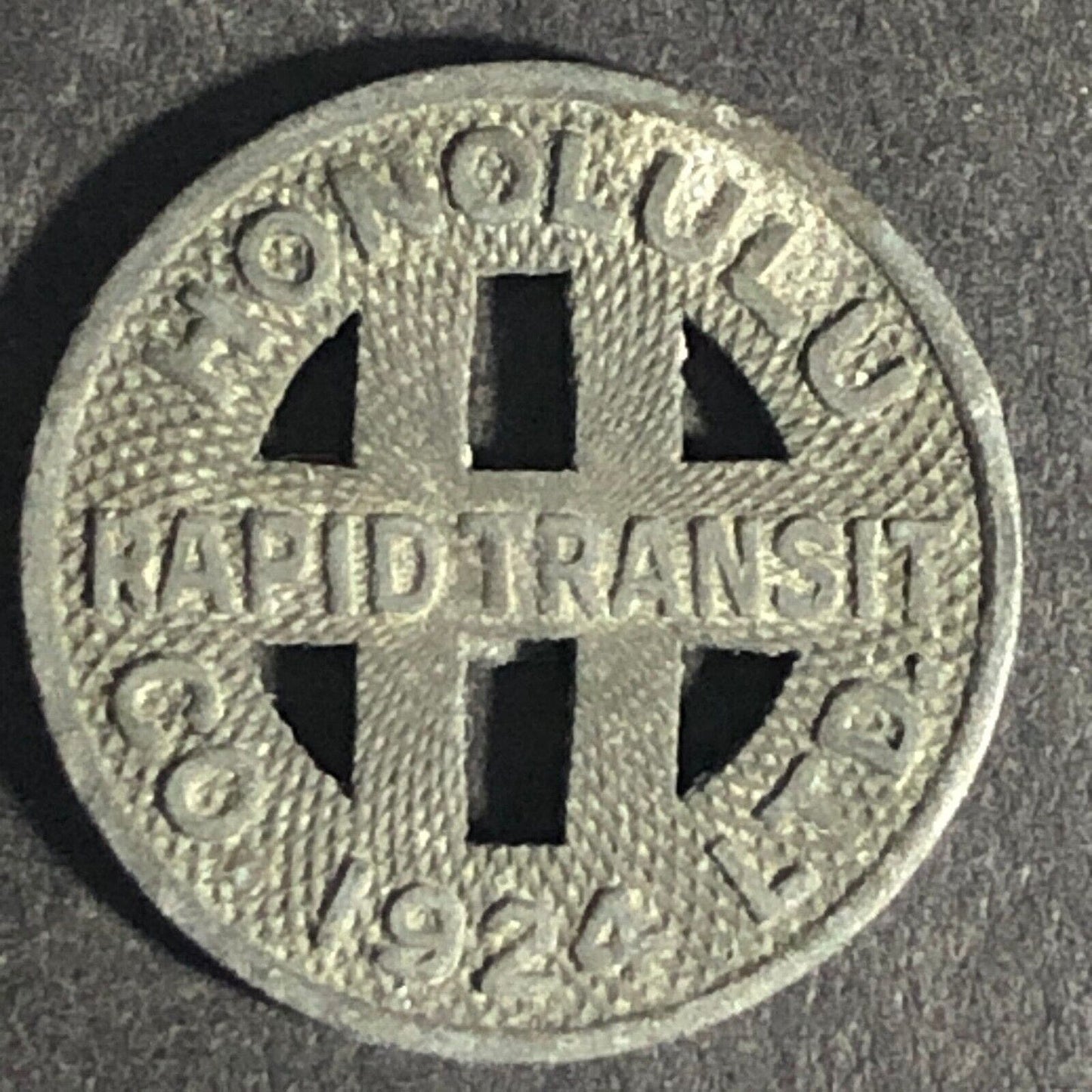 Honolulu Rapid Transit Co. 1924 G/F One Full Fare Zinc Transit Token 16.45mm