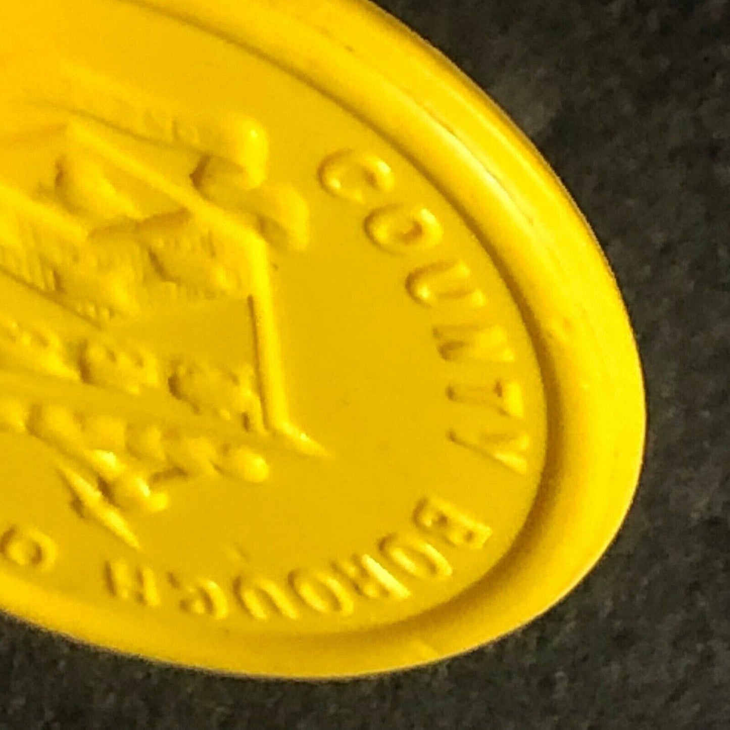 Darlington Transport Transit England Plastic Token Yellow 2D 22mm c50's-60's