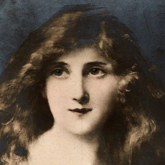 c1908 Vintage Russian Theatre / Stage / Film Actress Postcard (4239)