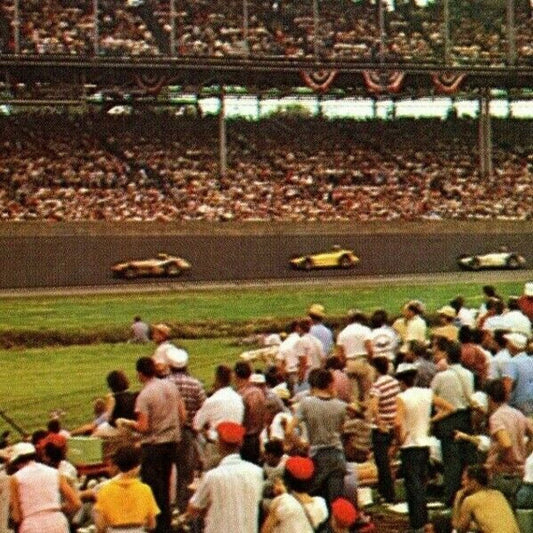 Indy 500 Postcard 1959 "500 Mile Race - Scene Showing Race Cars" - Unposted VGC