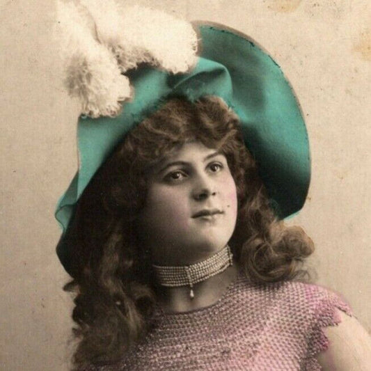 c1910 Vintage Russian RPPC* Theatre / Stage / Screen Actress Postcard (4359)
