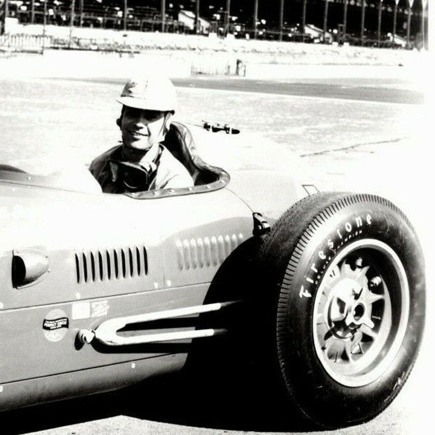 Bill Vukovich Indy 500 Winner 1953 - 8 x 10 Glossy B&W Photograph VGC