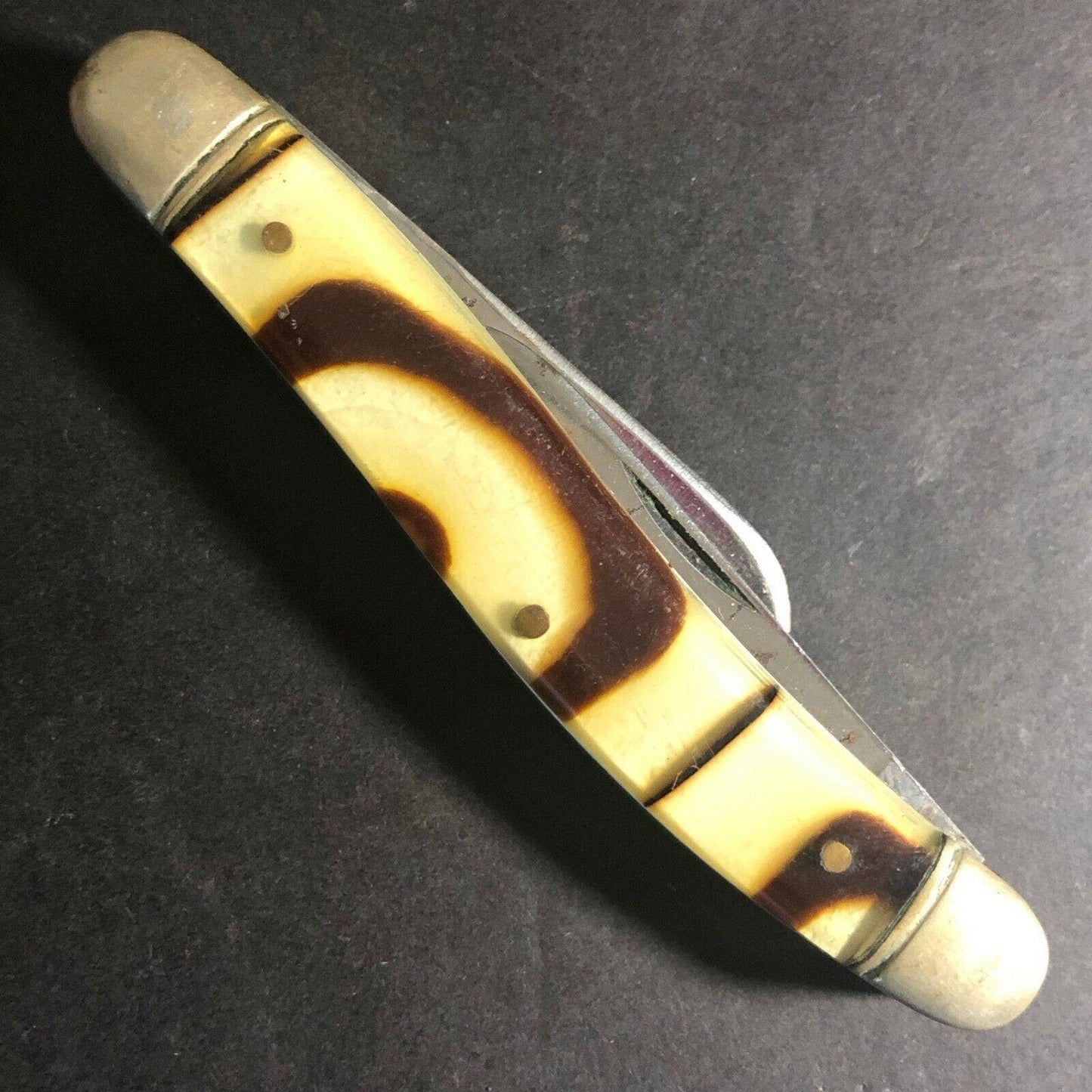 Group of 22 Different Quality Vintage Folding Knife / Knives Pearilized Handles