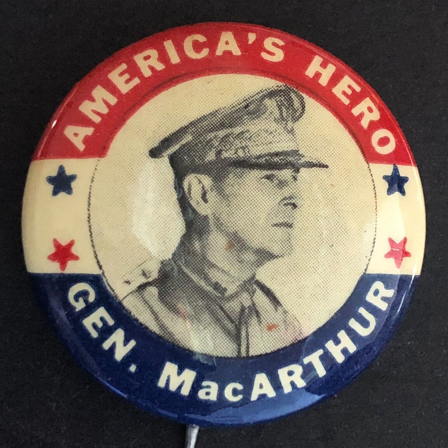 America's Hero Gen. MacArthur WWII Celluloid Steel 1" Pinback Button VGC